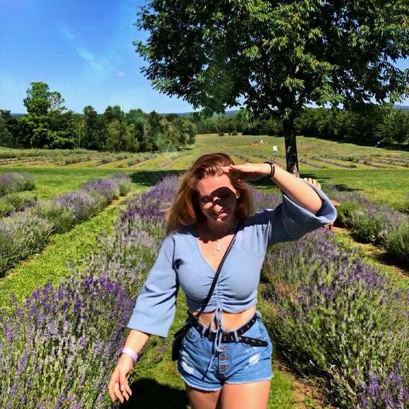 Meet your Posher, Audrey - Picture 3 of 7